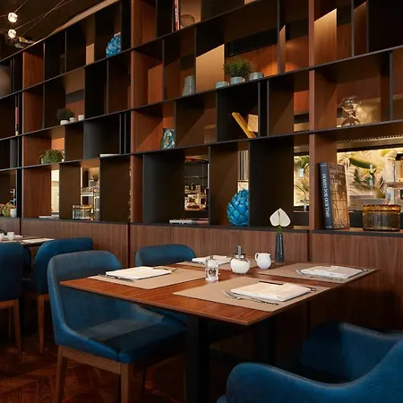 Hyperion Hotel 5*