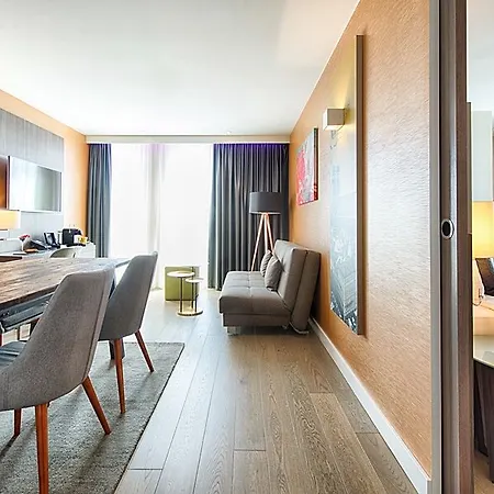 Hotel Leonardo East