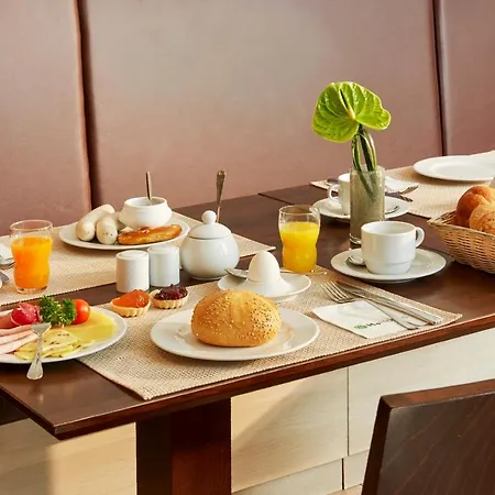 H+ Hotel 4*