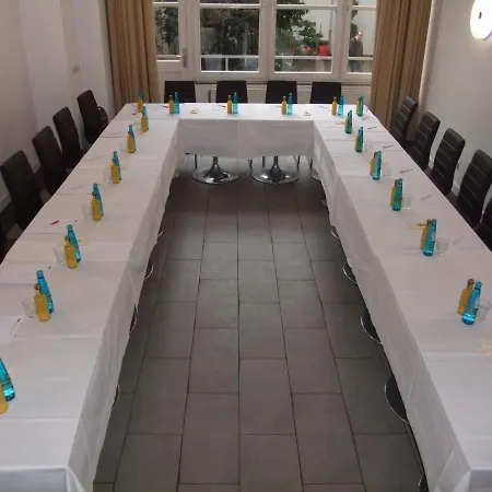 Отель Arthotel 3*