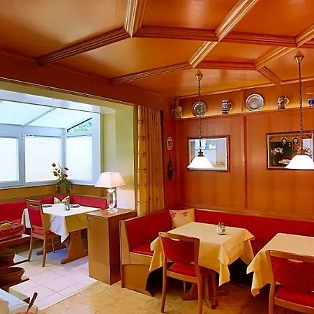 Kriemhild Am Hirschgarten Hotel 3*