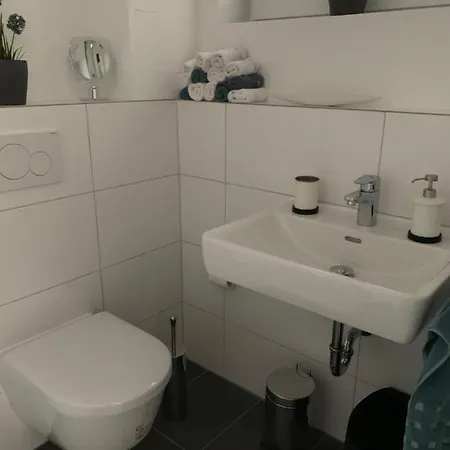 Modernes Studio Zentral In Gelegen Apartment *