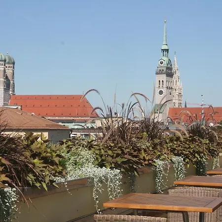 Hotel Deutsche Eiche 3*