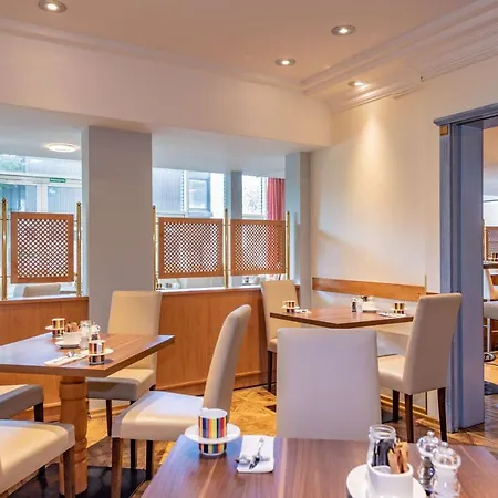 Hotel Ana Living By Arthotel Ana 3*