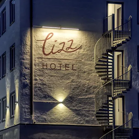 Lizz 3* Munich