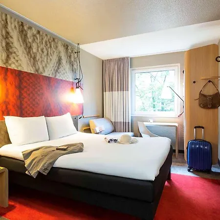 Hotell Ibis West 3*