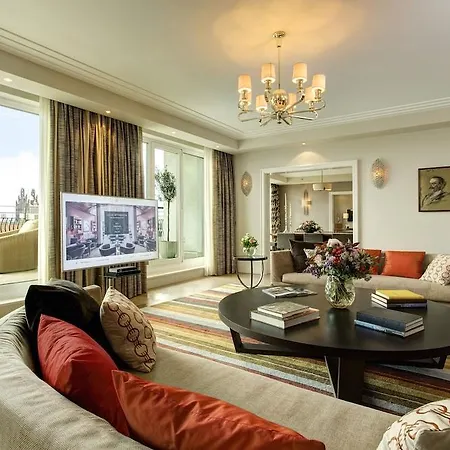 Rocco The Charles Hotel