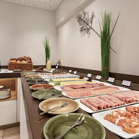 호텔 Wyndham Garden Messe