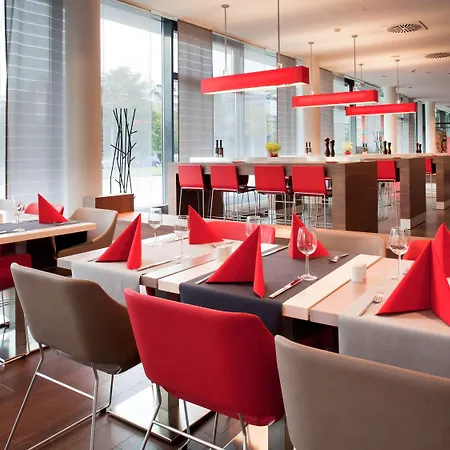 Ibis West Hotell