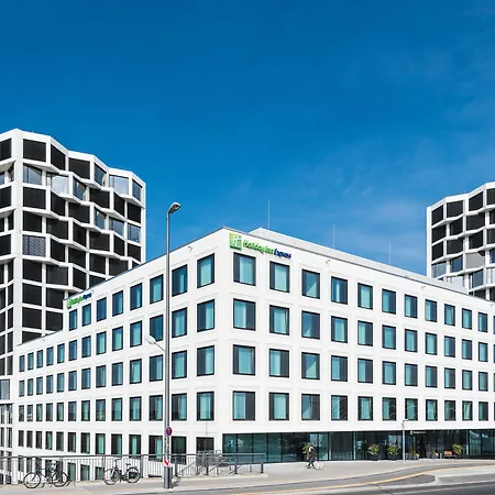 Holiday Inn Express Munich City West By Ihg 3*