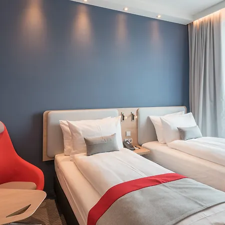 Hotel Holiday Inn Express Munich City West By Ihg 3*