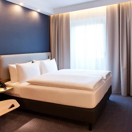Hotel Express - Olympiapark By Ihg 3*