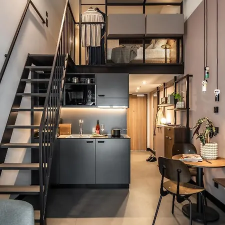 Aparthotel Revo 4*