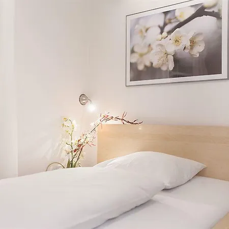 Concept Living Serviced Aparthotel Munich