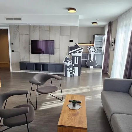 Timehouse Serviced Apartment *