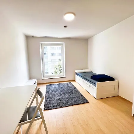 Zentral Gelegene - 1 Min Von Der U-bahn Entfernt Apartamento Múnich
