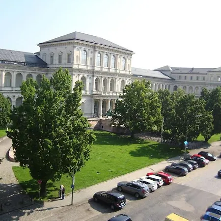 Apartment Top Location At The University *
