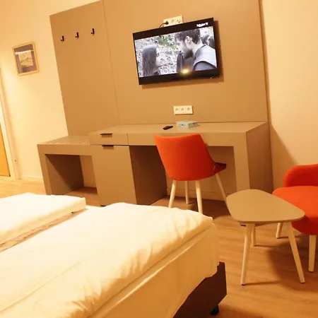 Isar Hotel *