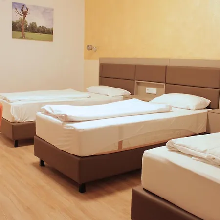 Isar Hotel *