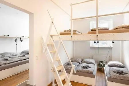 Apartment Oktoberfest Oasis For Up To 12 *