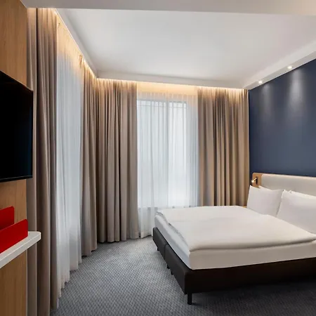 Hotel Holiday Inn Express Munich City West By Ihg 3*