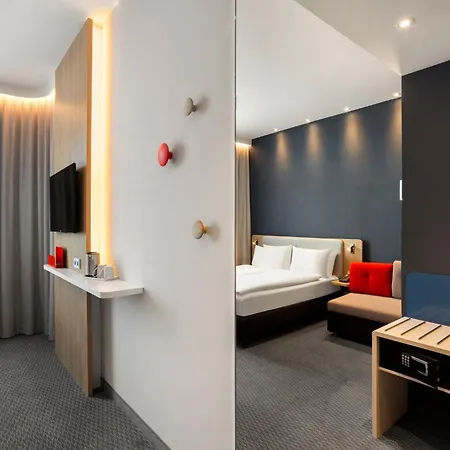 Holiday Inn Express Munich City West By Ihg Hotel 3*