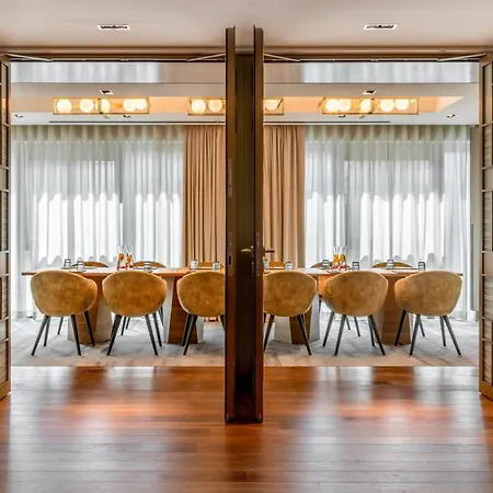 Marriott West Hotel 4*