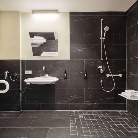 Vienna House Easy By Wyndham 4*