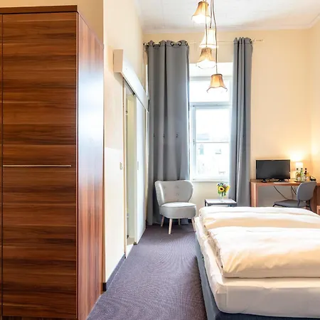 Guest house Hotel-pension Am Siegestor 3*