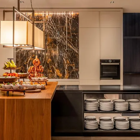Hotel Marriott West 4*