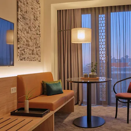 Adina Aparthotel 4*