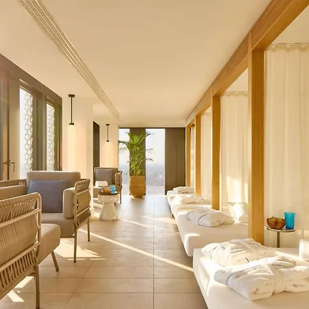 Adina 4* München