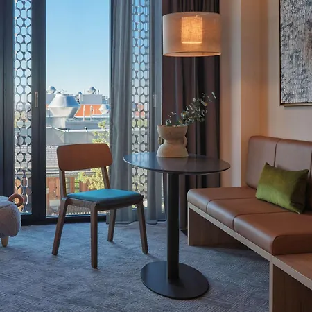 Adina Aparthotel 4*