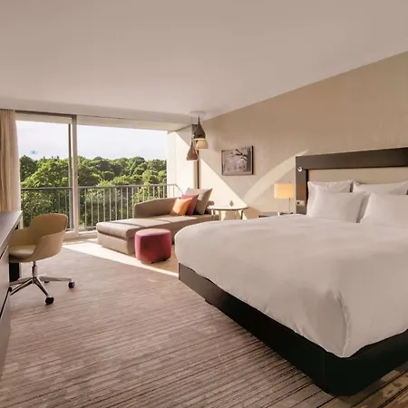 Hilton Park Hotell 4*