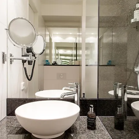 Hotel One Muenchen-westend 3*