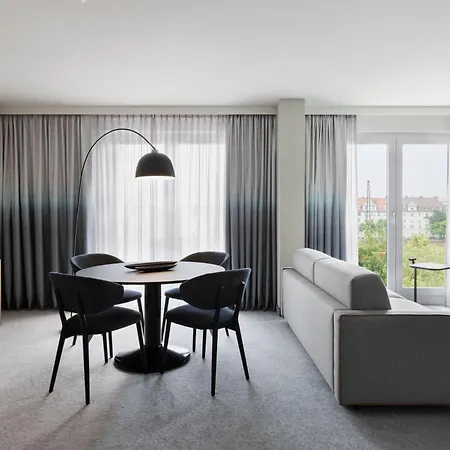Hotel Courtyard By Marriott East