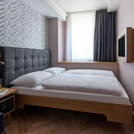Mio By Amano Hotel 3*