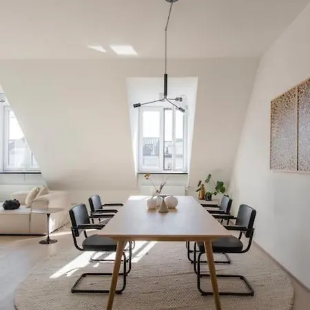 Hemingway Penthouse With Fireplace/chimney * Mnichov
