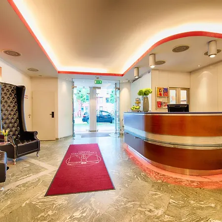 Hotel Leonardo West