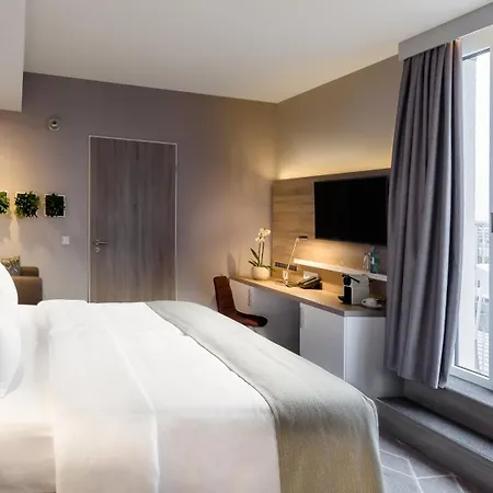 - East, An Ihg München