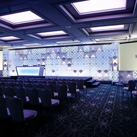 Hilton מלון
