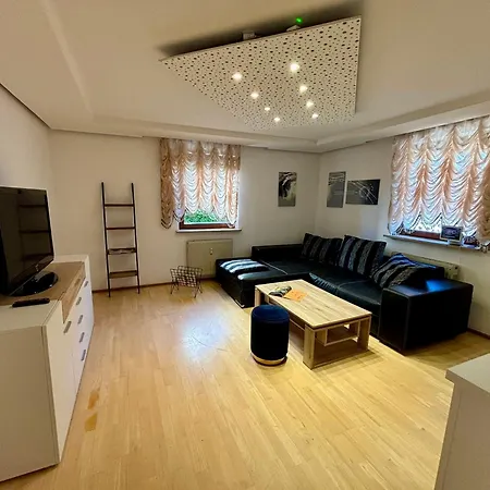 Apartment Erdgeschosswohnung Neben Schloss Blutenburg Mit Privatem Garten Munich