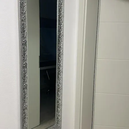 Ein-schlafzimmer-apartment Mit Allen Einrichtungen In Einem Familienhaus - No Party Munich
