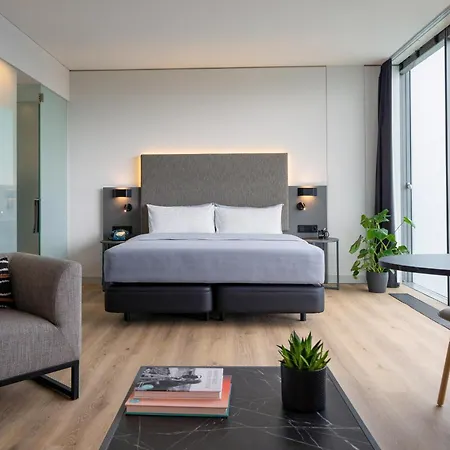 מלון Innside By Melia Parkstadt Schwabing 4*