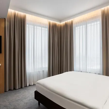 Holiday Inn Express Munich City West By Ihg 3*