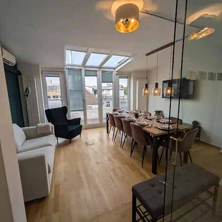 アパート Large 155 Qm And 5 Bedrooms With Roof Terrace In Centrally Located 1 To 14 Guests ミュンヘン