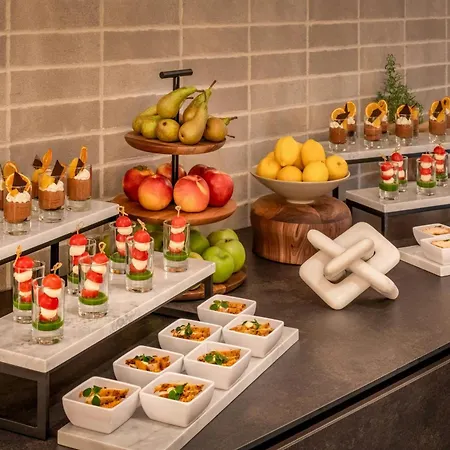 Marriott West Hotel 4*