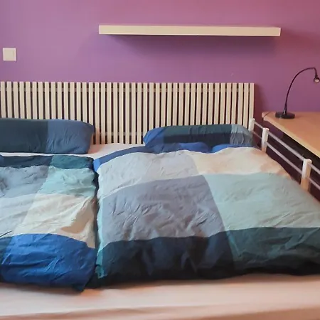 Δωμάτια σε οικογενειακή κατοικία Doppelzimmer Mit Ensuite Bathroom Zur Wiesn *