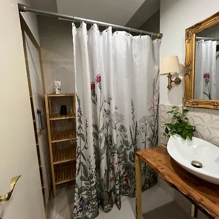 Privatunterkunft 15 Qm Mit Gemeinschaftsbad *