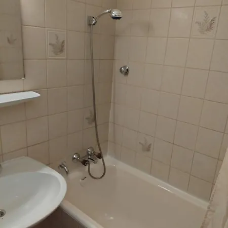 K3 Rg, Zentrale Lage, Schoene 2 Zimmer, Voll Ausgestattet! Munich
